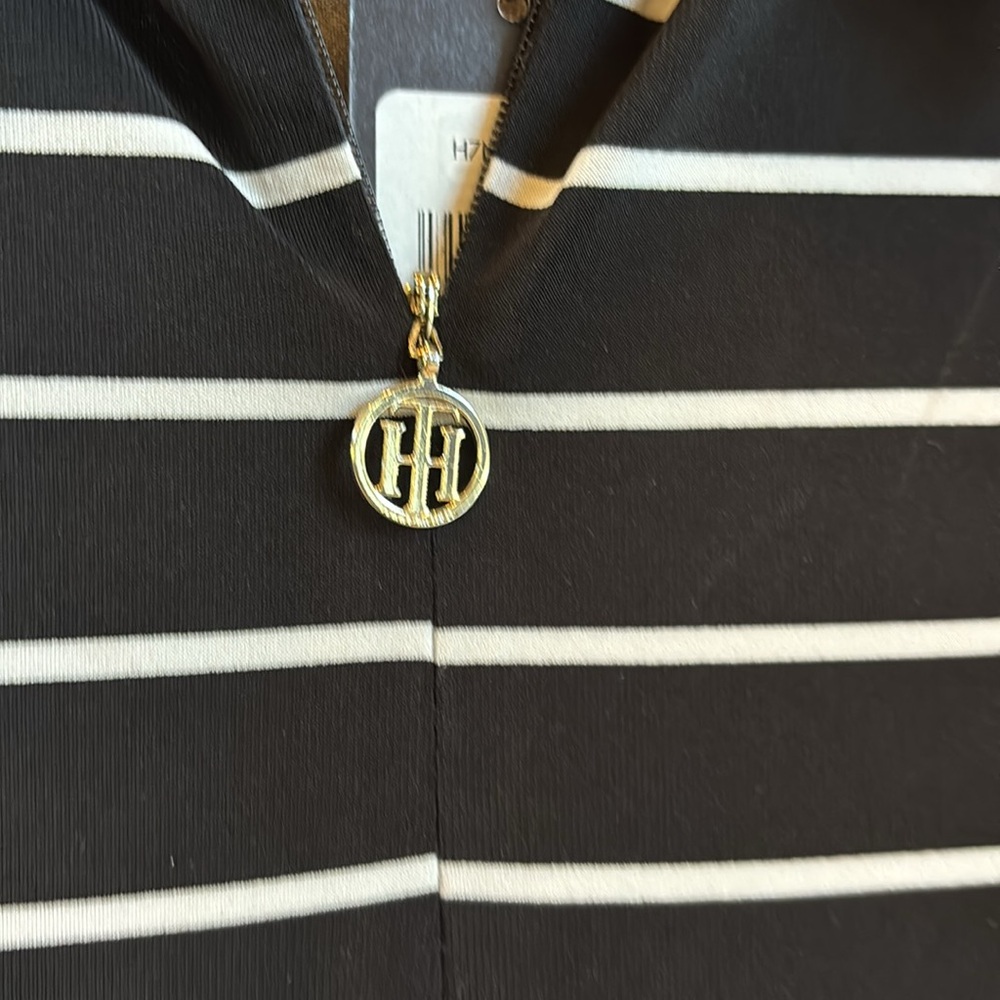 NWT Tommy Hilfiger Women’s LG Sleeveless Collared 1/4 Zip Black/White Stripe Top - Picture 3 of 8